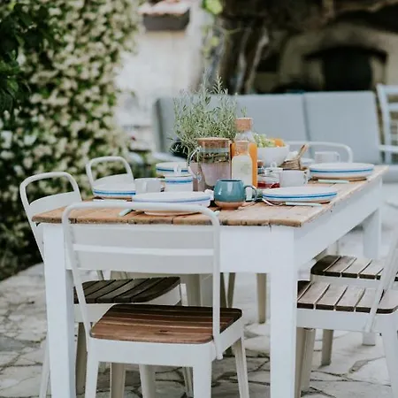 Avgoustis * Pachna